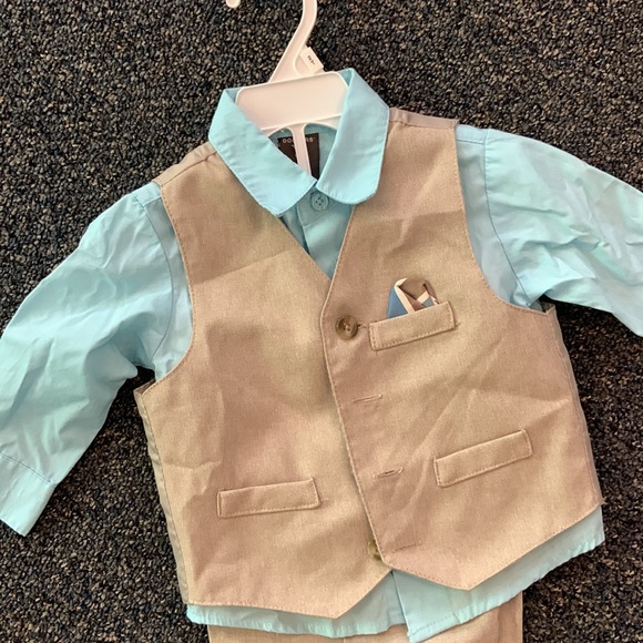 Dockers Beige Suit with vest and blue shirt - 18 month - Picture 2 of 6